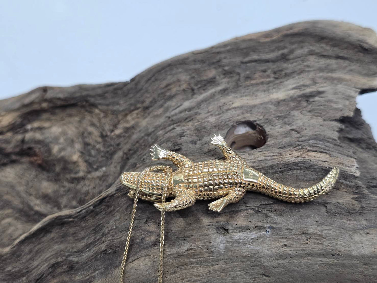 【新時代のハイブリット資産】今逃したら1年待ち『個数限定18金黄金クロコダイル』富裕層セレブお墨付き18金×ジュエリーオールインセクツ【ゴールドランク】