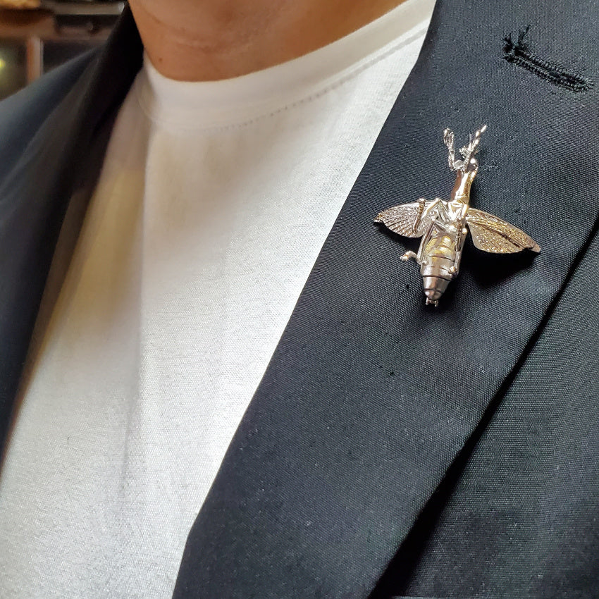 【日本上陸記念セール】現状をひっくり返す突破力誇るカマキリ セレブお墨付きブランドオールインセクツジュエリー【シルバーランク】