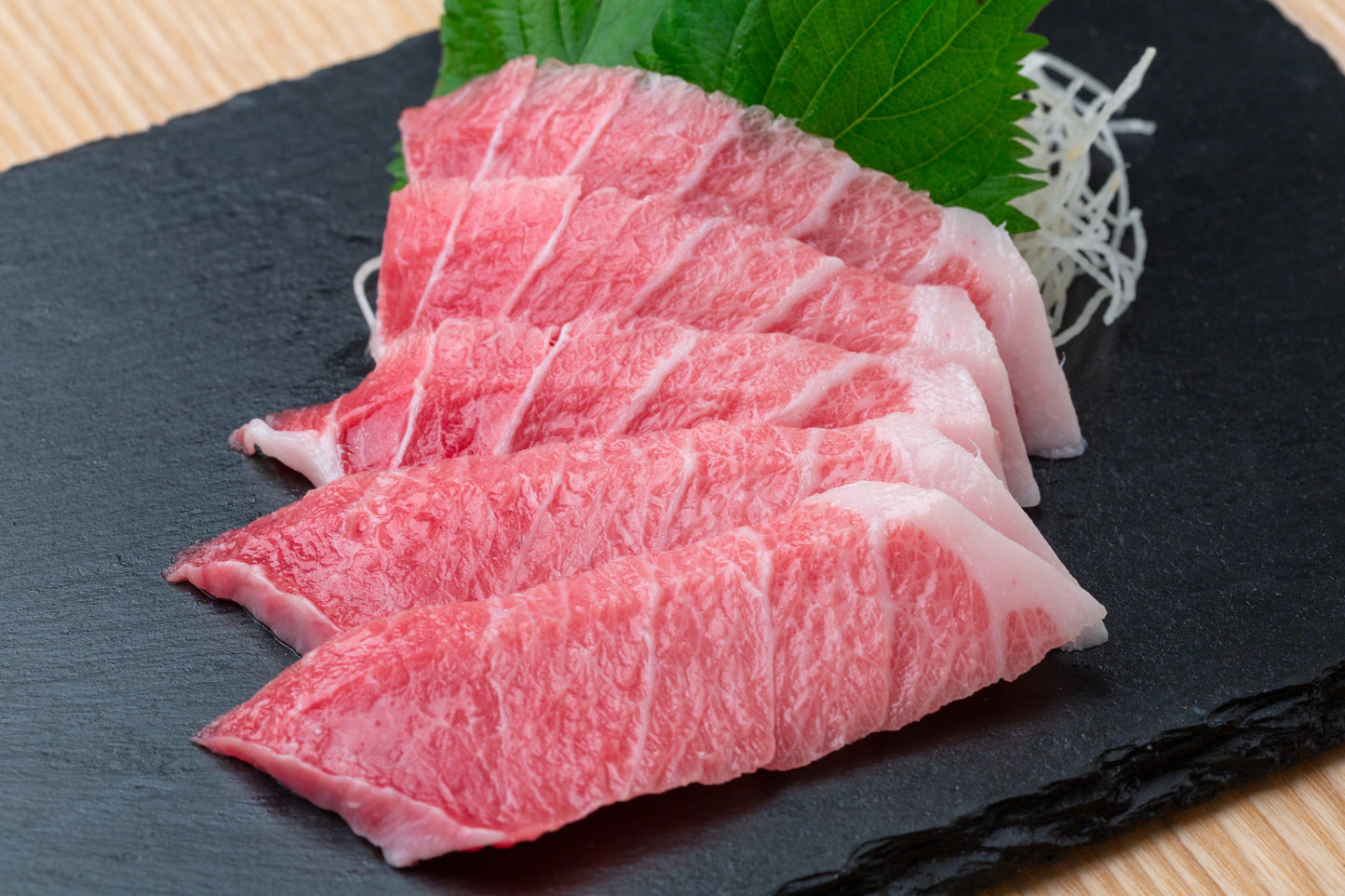 【入手困難希少部位】通を唸らせる地中海ブランド霜降り本マグロ大トロ刺身カット350gこの道20年敏腕バイヤーが厳選【サムライセレブ特別企画キャンペーン】