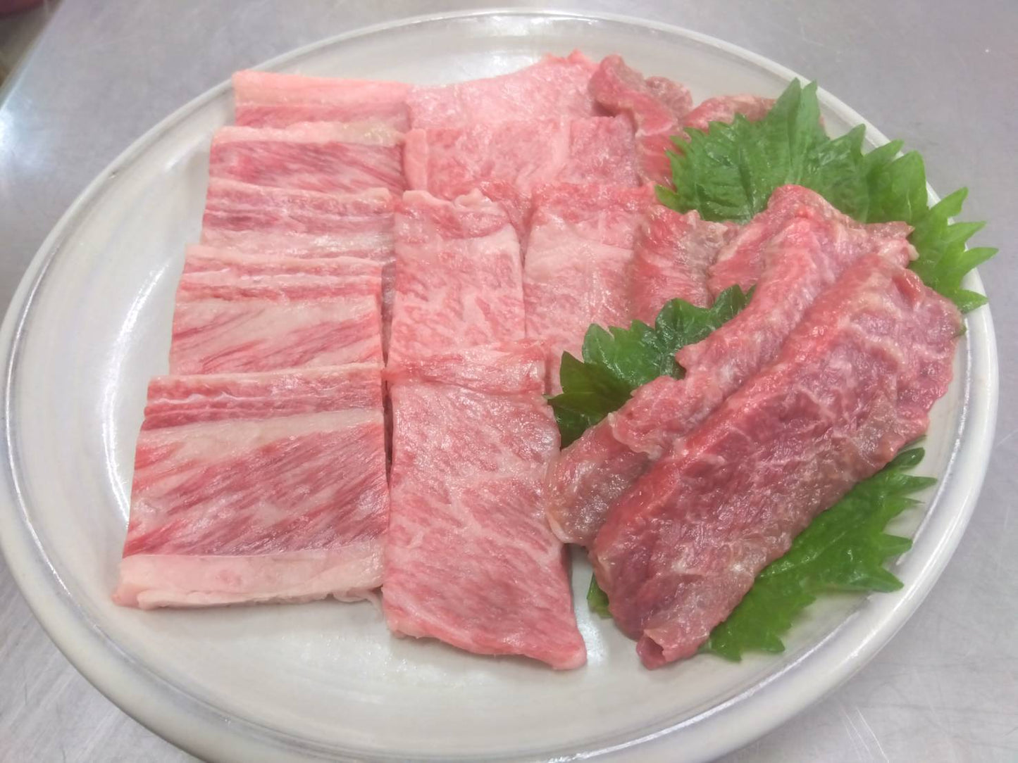 【リピーター続出】博多あか村黒毛和牛焼肉用カット300g【サムライセレブ特別企画】